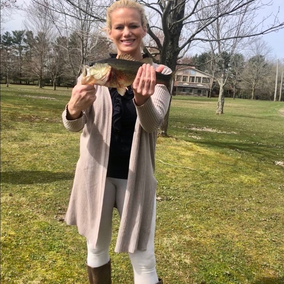 Women’s, Men’s, Children’s Clothing, Shoes & More! - Picture 3 of 7